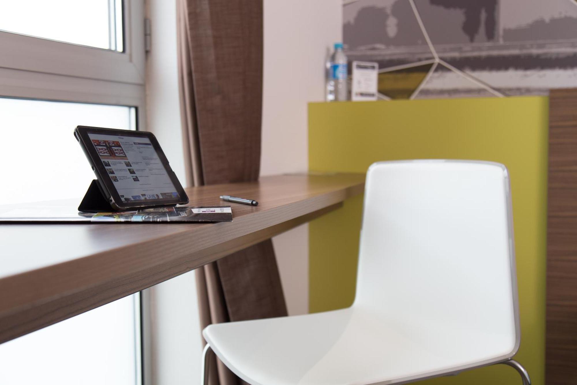 Brit Hotel Toulouse Colomiers - L'Esplanade Екстер'єр фото