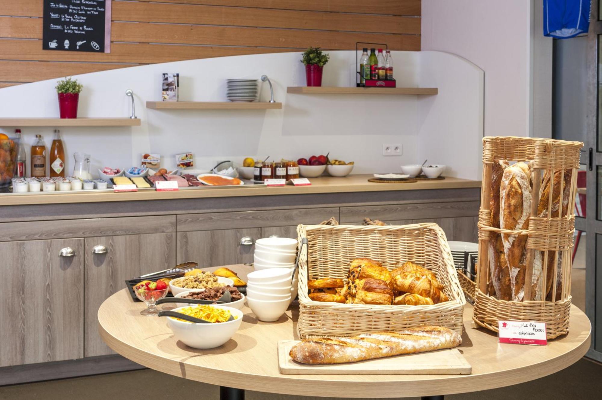 Brit Hotel Toulouse Colomiers - L'Esplanade Екстер'єр фото