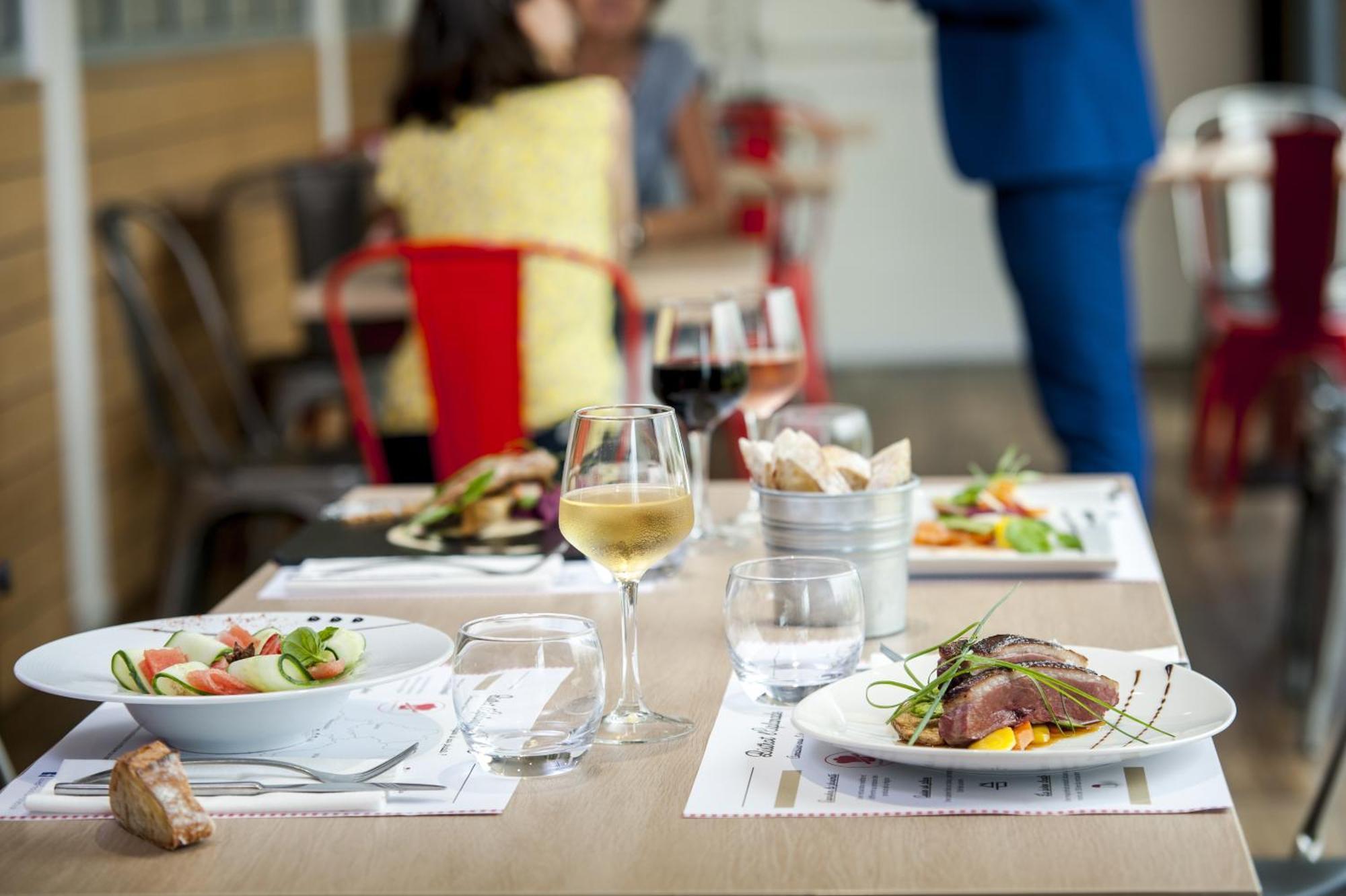 Brit Hotel Toulouse Colomiers - L'Esplanade Екстер'єр фото