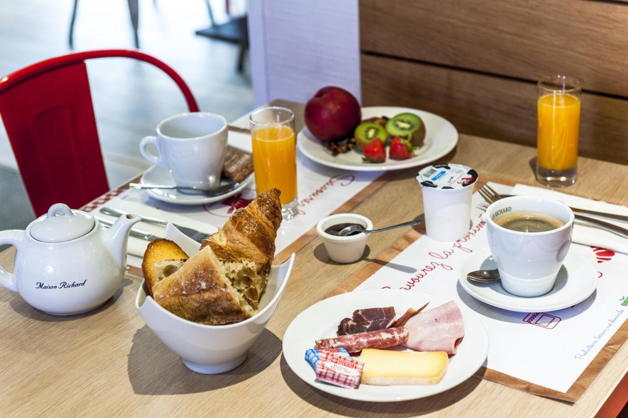 Brit Hotel Toulouse Colomiers - L'Esplanade Екстер'єр фото