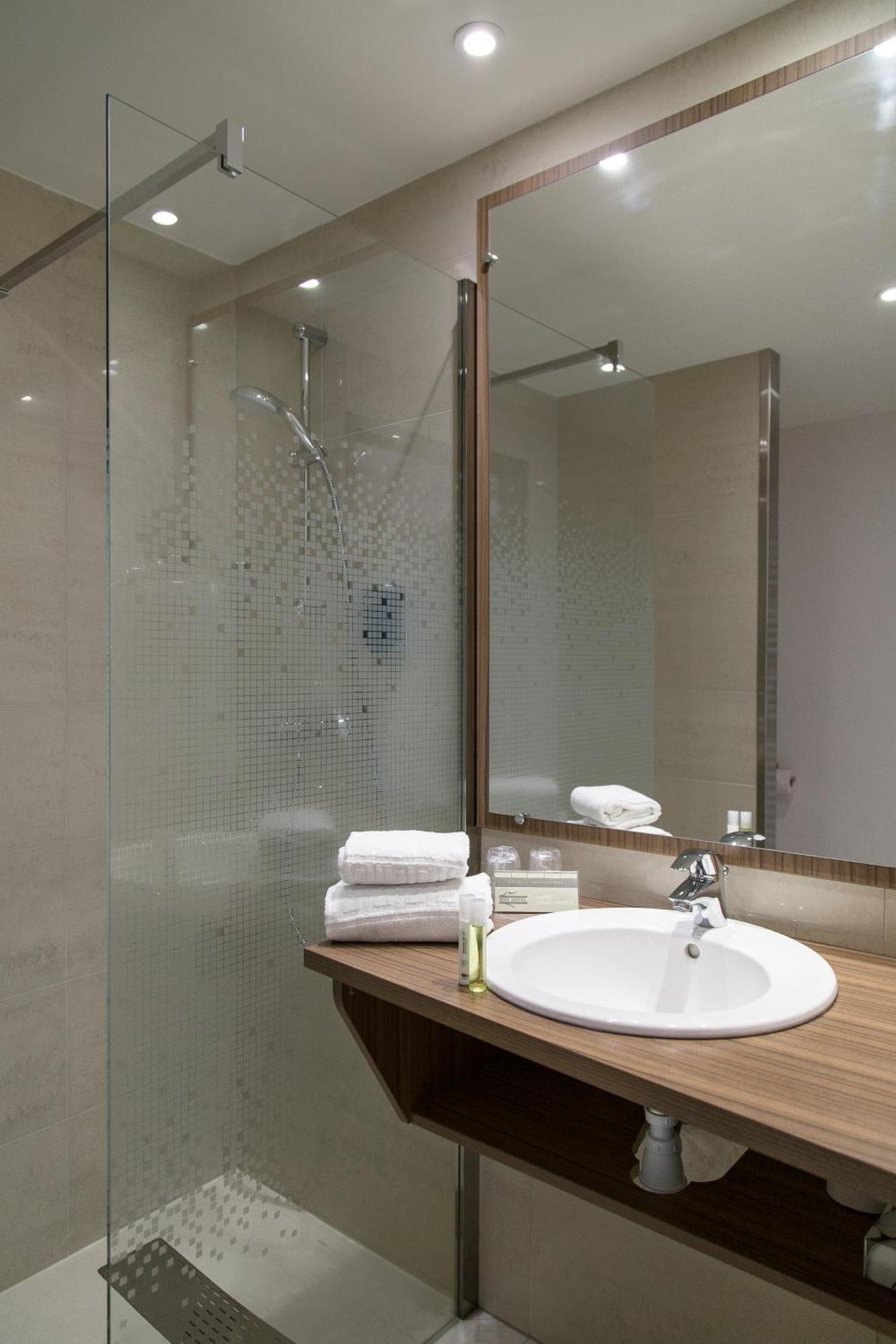 Brit Hotel Toulouse Colomiers - L'Esplanade Екстер'єр фото