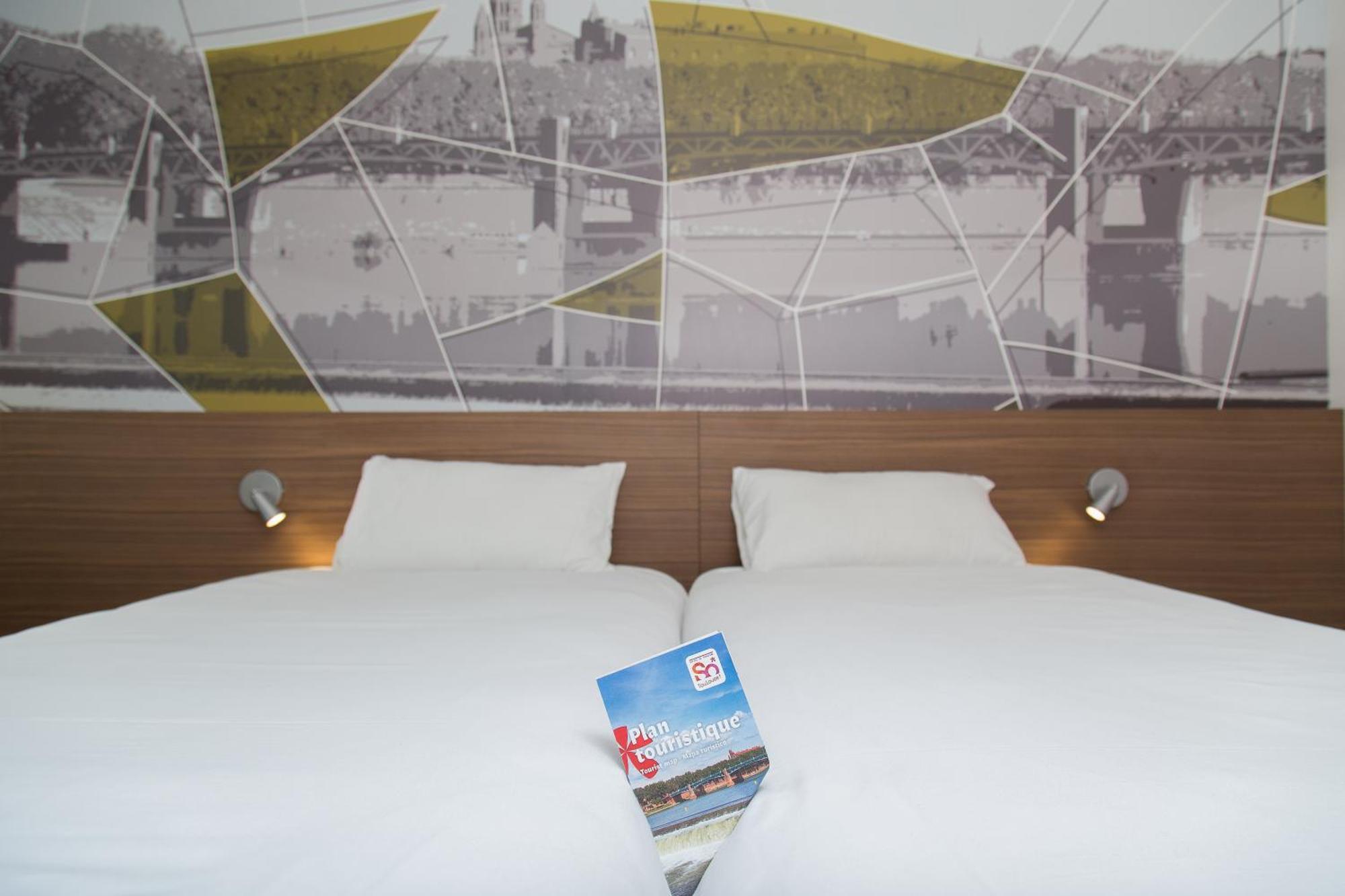Brit Hotel Toulouse Colomiers - L'Esplanade Екстер'єр фото